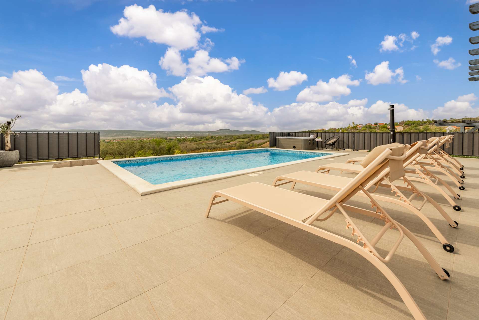 Villa Katarina with pool and jacuzzi