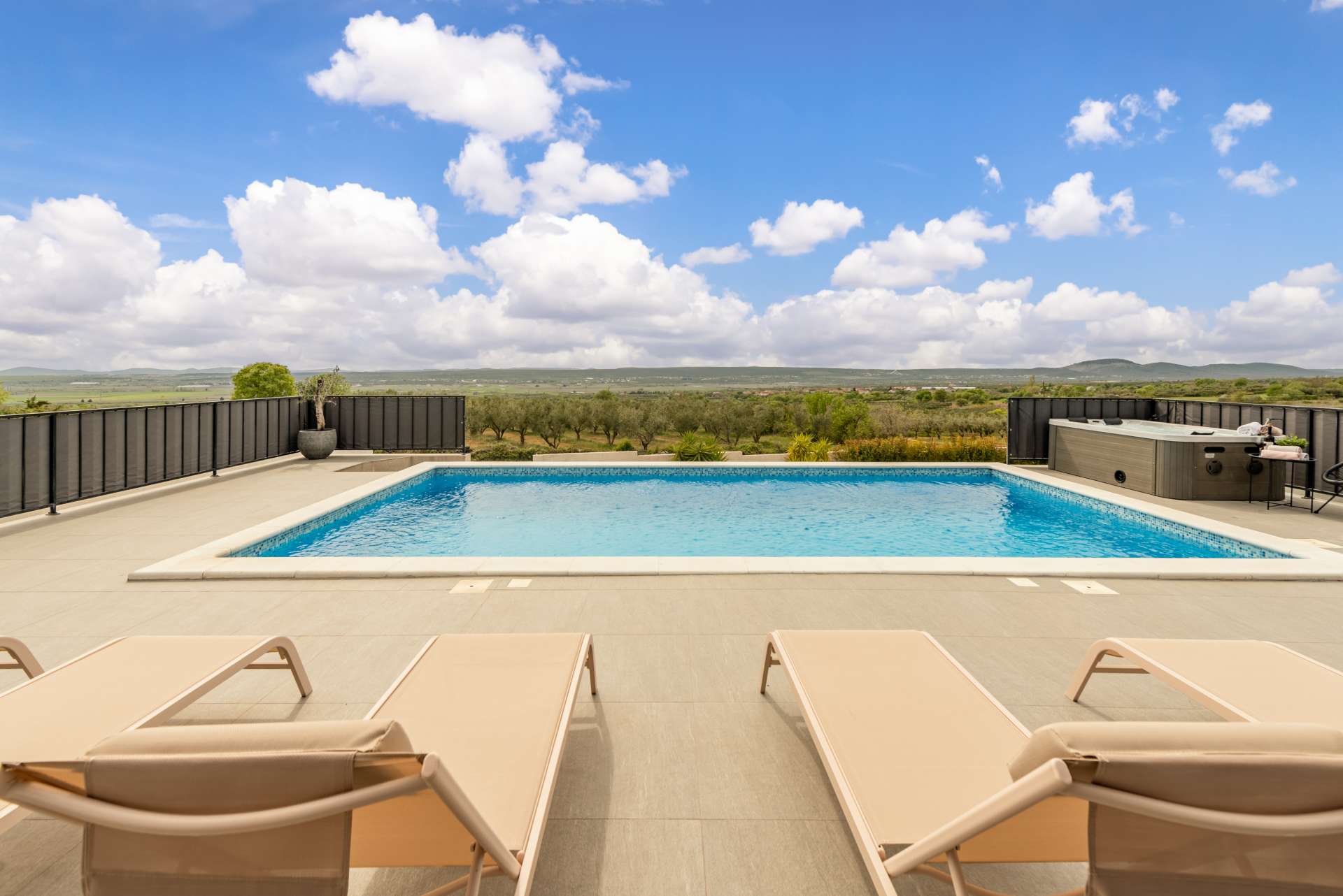 Villa Katarina with pool and jacuzzi