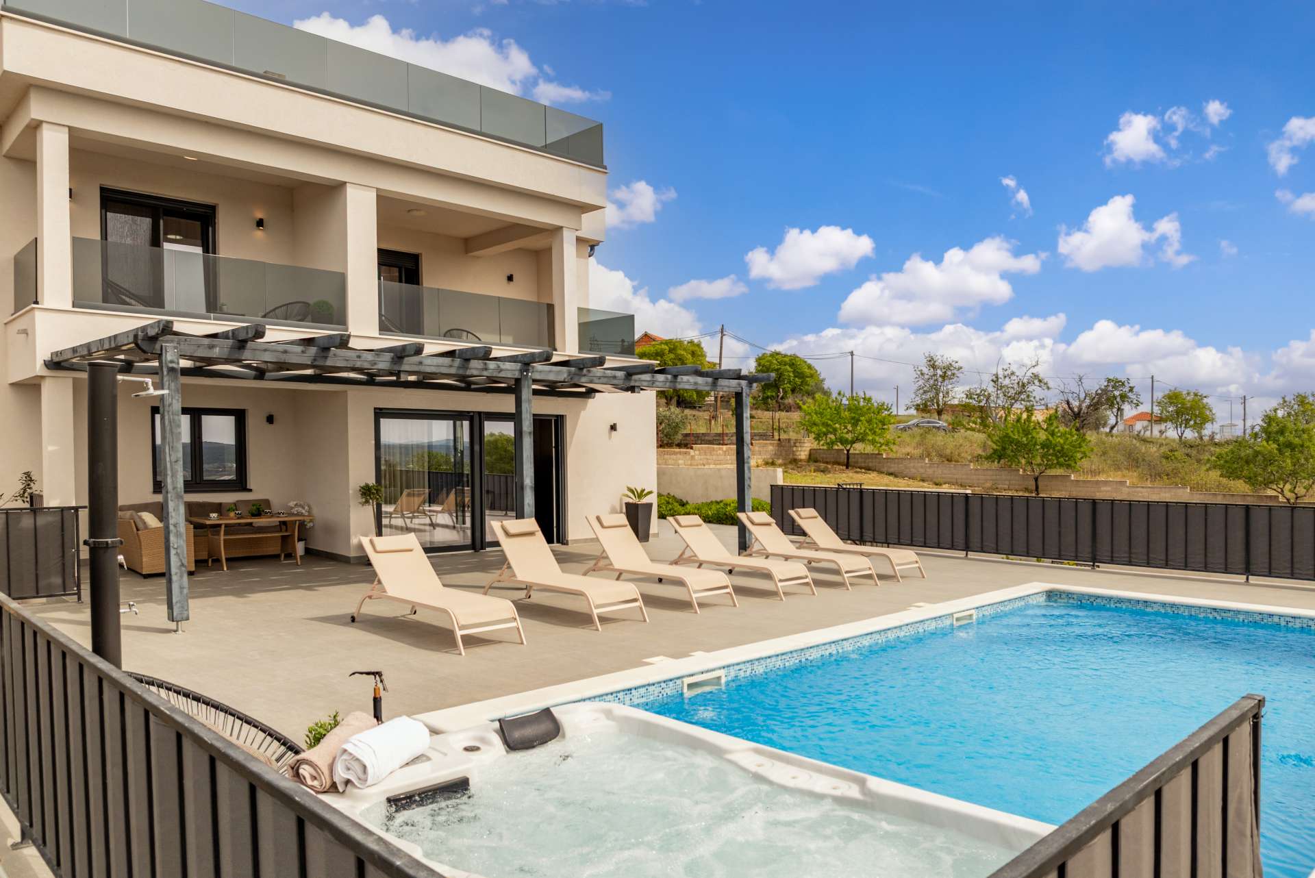 Villa Katarina with pool and jacuzzi