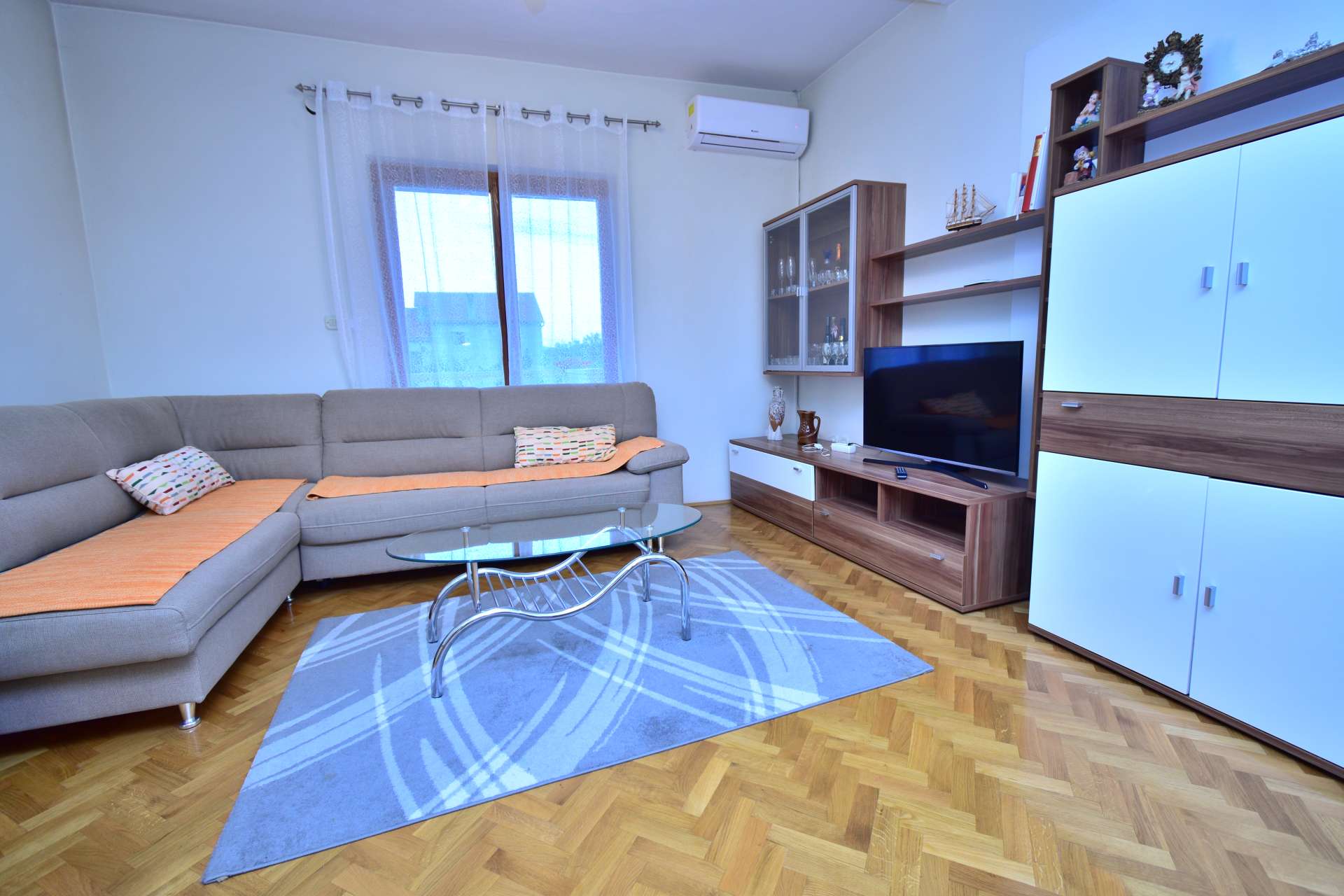 Holiday Home Dinko with pool