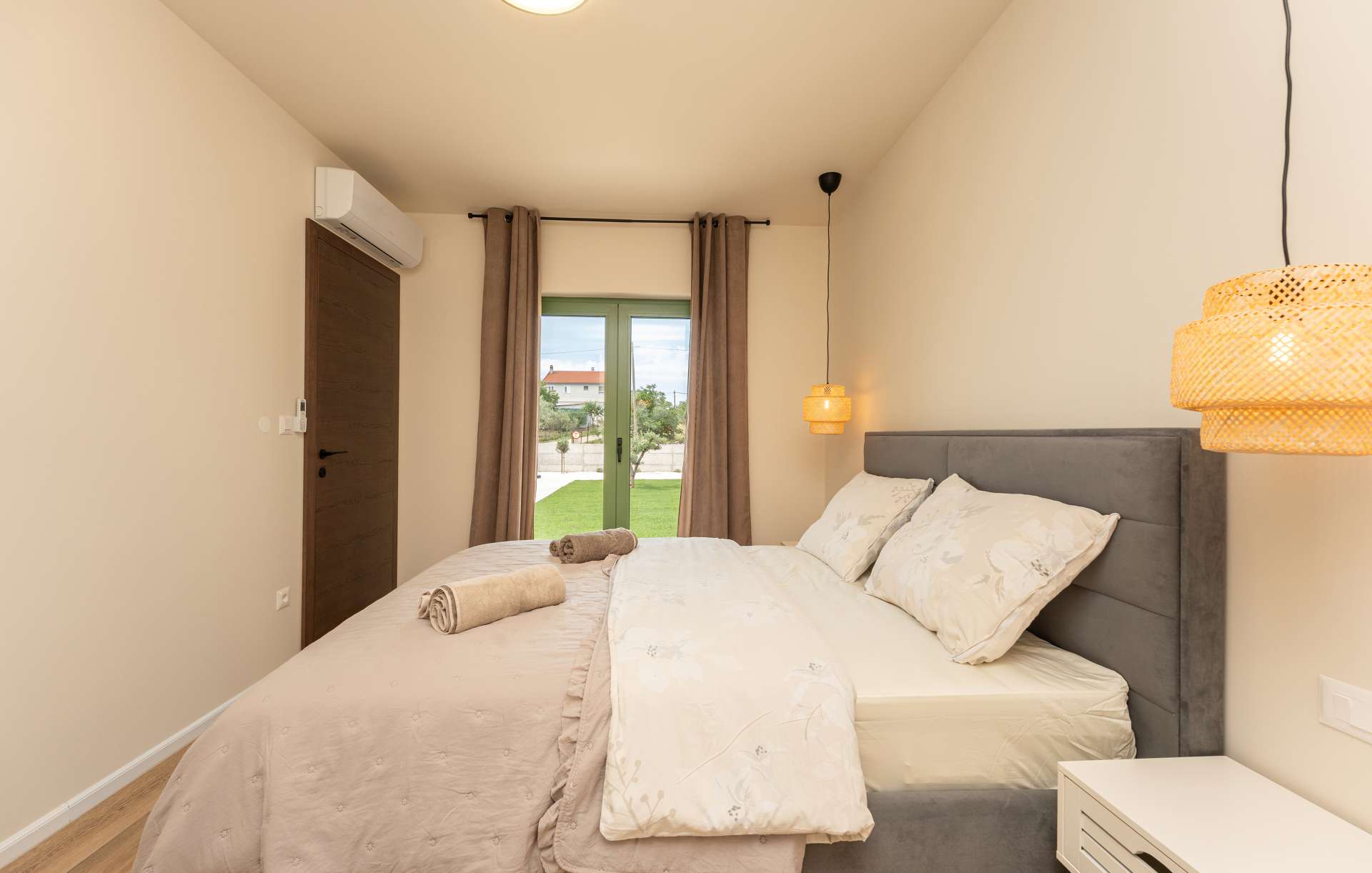 Beautiful Villa Lorna with pool