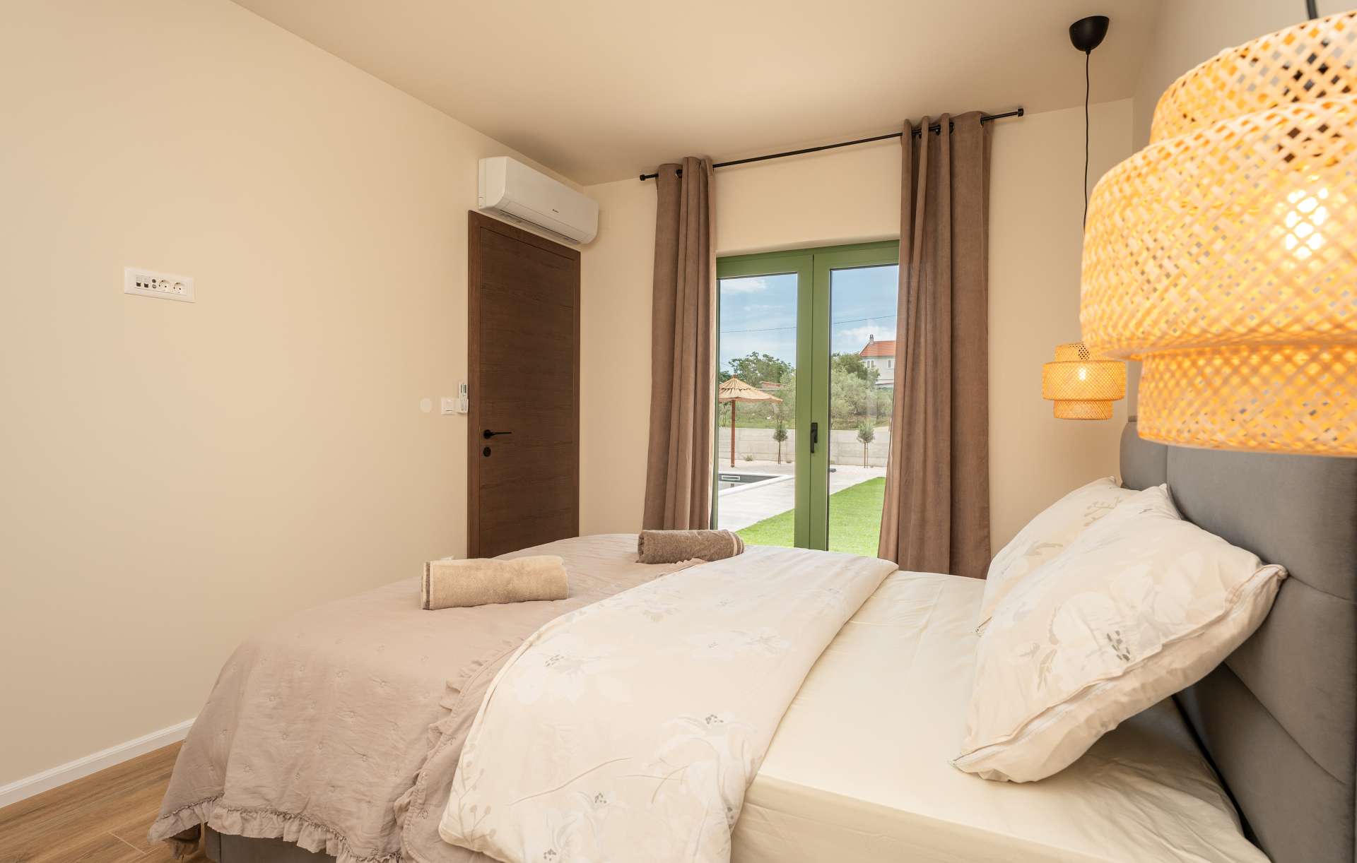 Beautiful Villa Lorna with pool