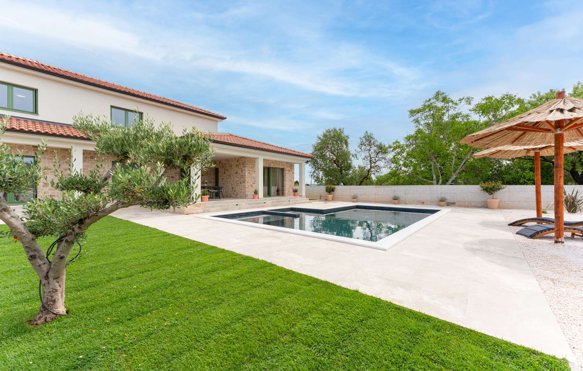 Beautiful Villa Lorna with pool