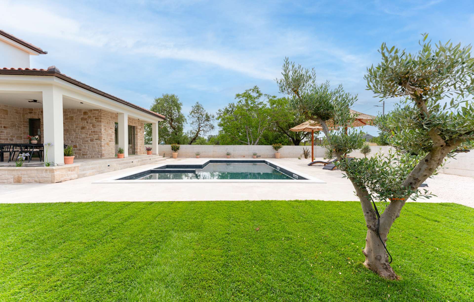 Beautiful Villa Lorna with pool