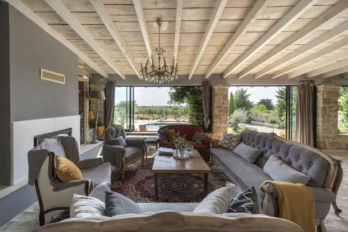Luxury stone Villa Premasole with heated pool