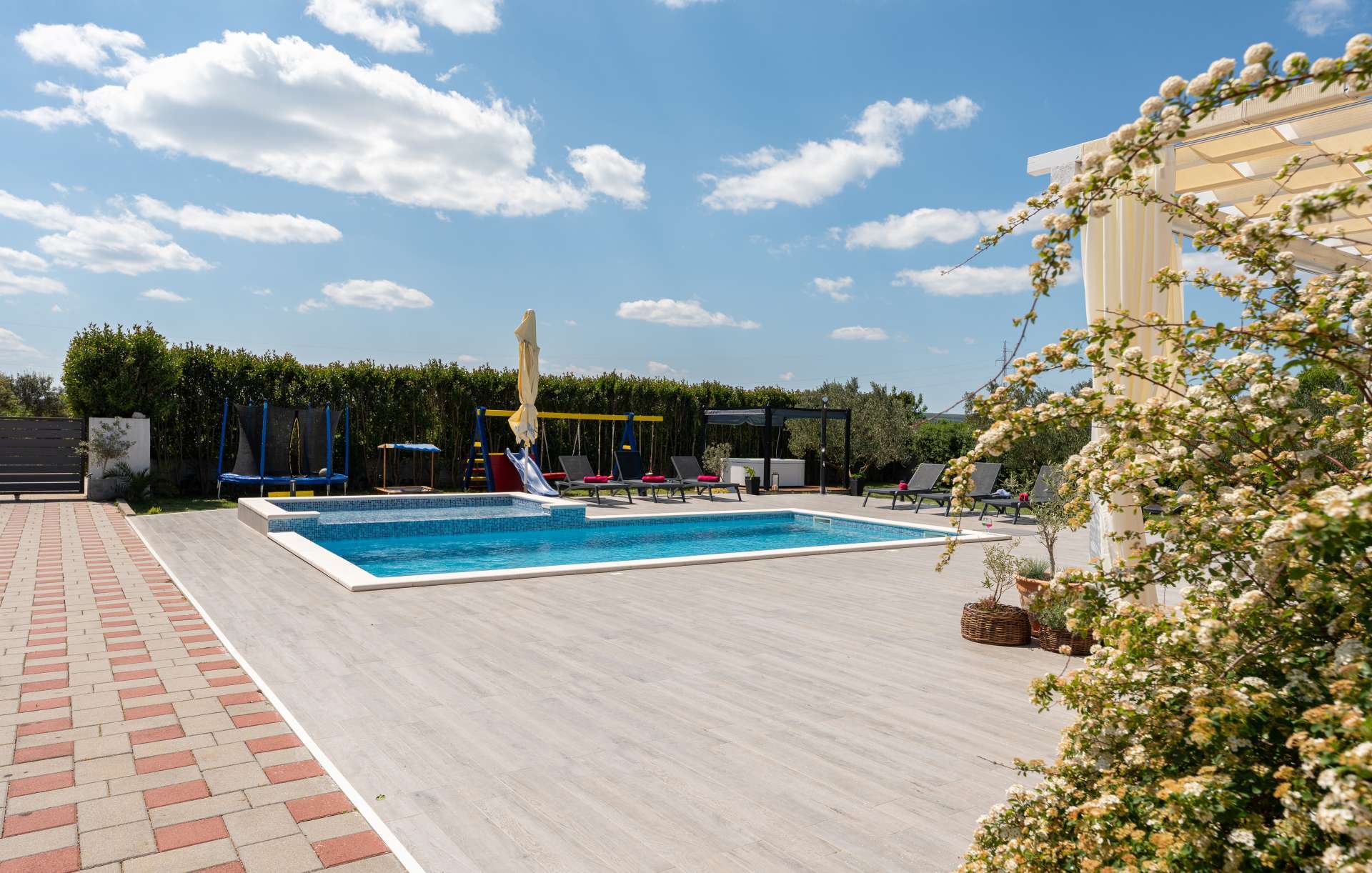Villa Maris with pool and jacuzzi